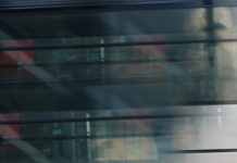 호우 피해로 엘리베이터가 잠시 멈췄습니다